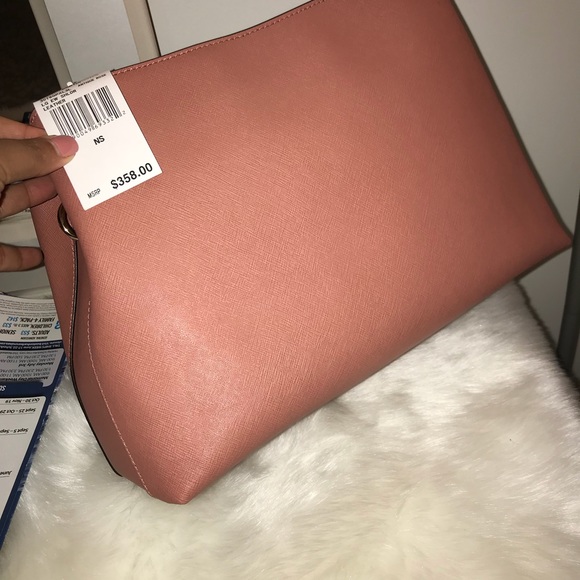Brand new with tags Michael khors purse. - Picture 2 of 5